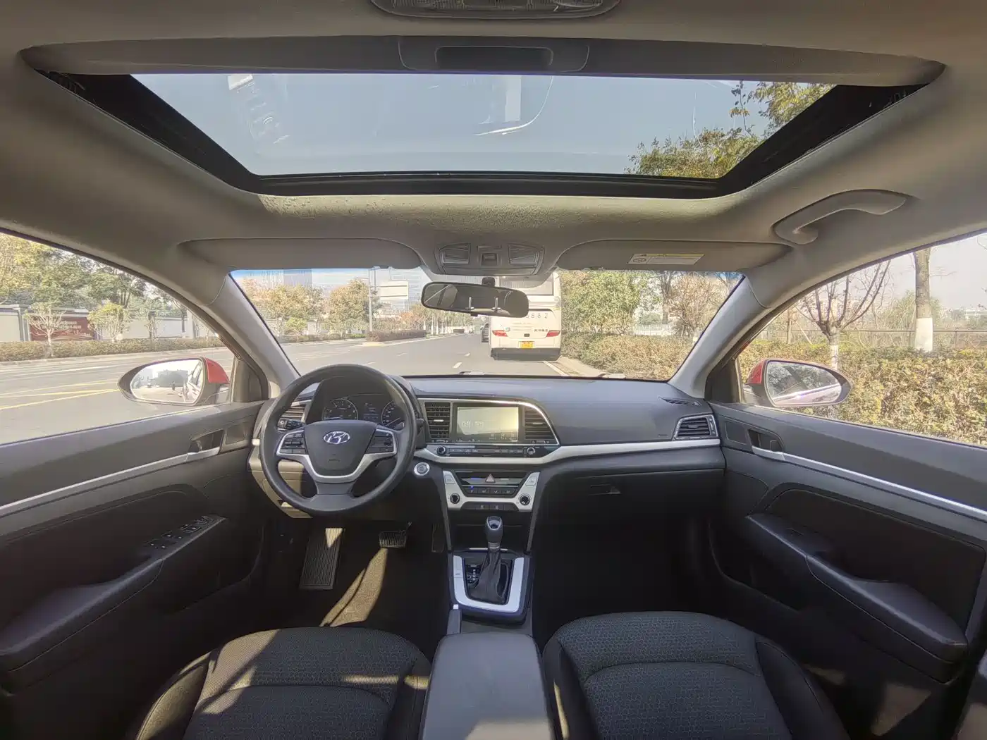 Hyundai Elantra 2016 Model 1.6L Automatic Smart Elite