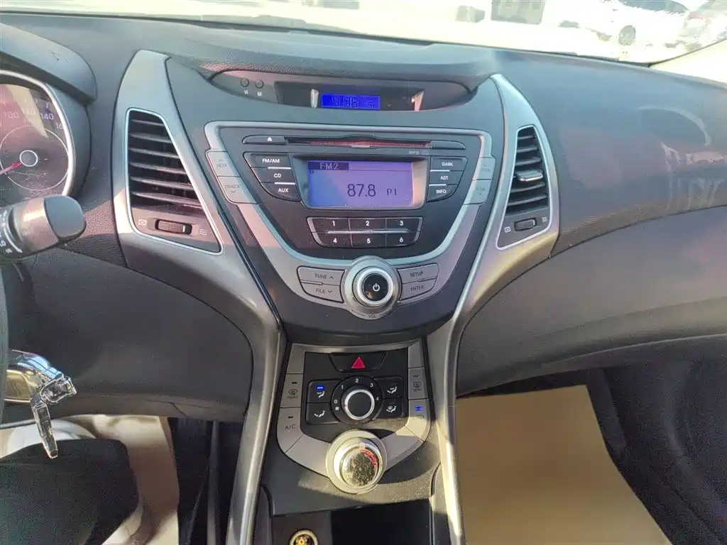 Hyundai Langdong 2015 1.6L Manual Trend