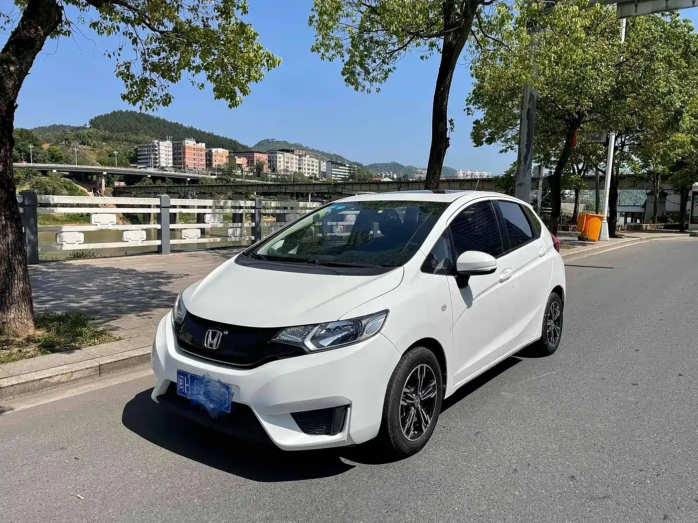 Honda Fit 2016 1.5L LXS CVT Comfort Sunroof Edition