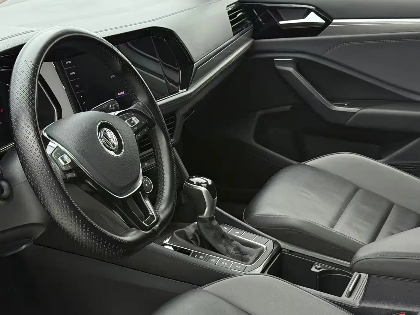 Volkswagen Sagitar 2022 280TSI DSG Surpassing Edition