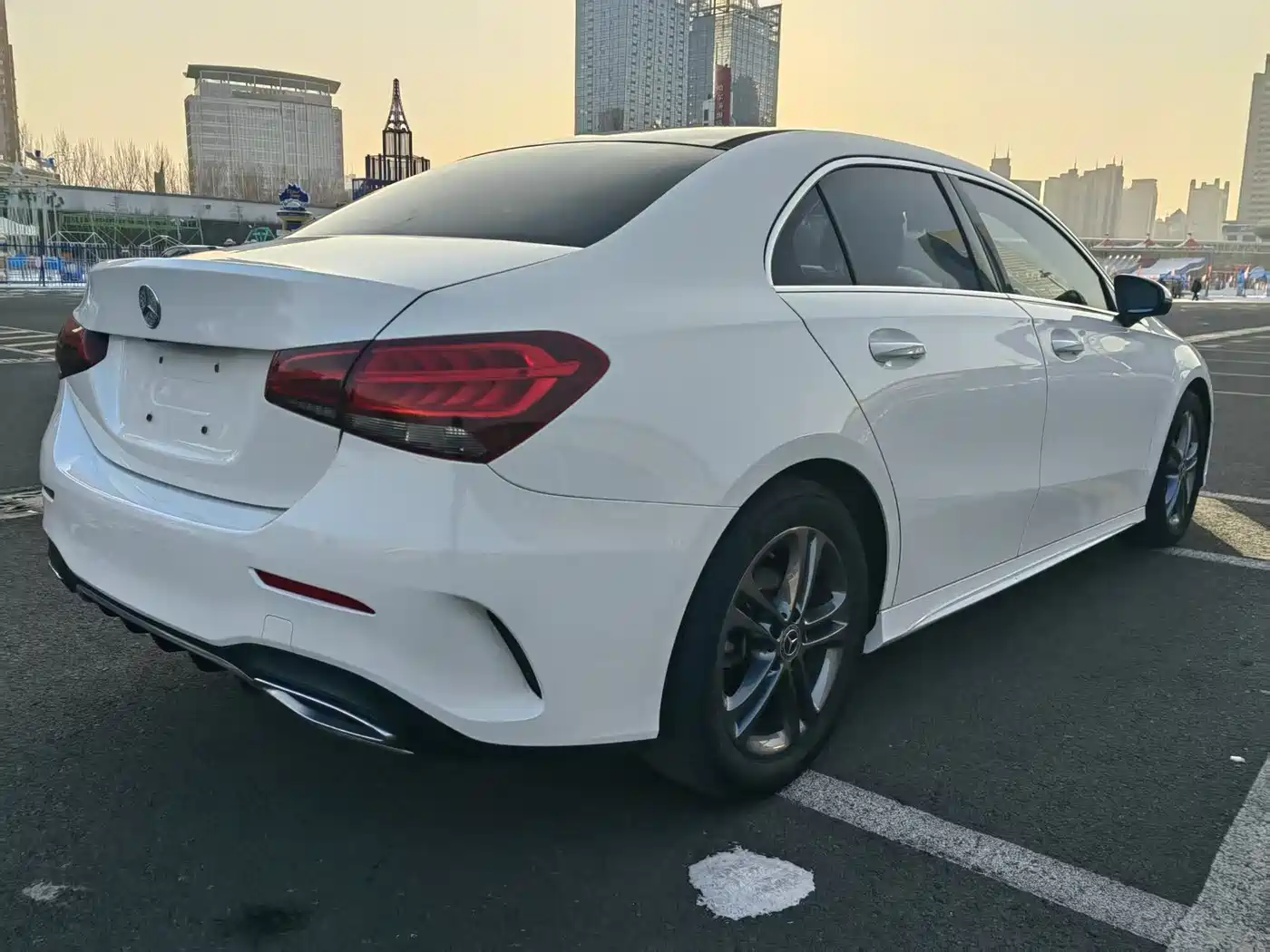 Mercedes-Benz Mercedes-Benz A-Class 2021 A 180 L Sports Sedan