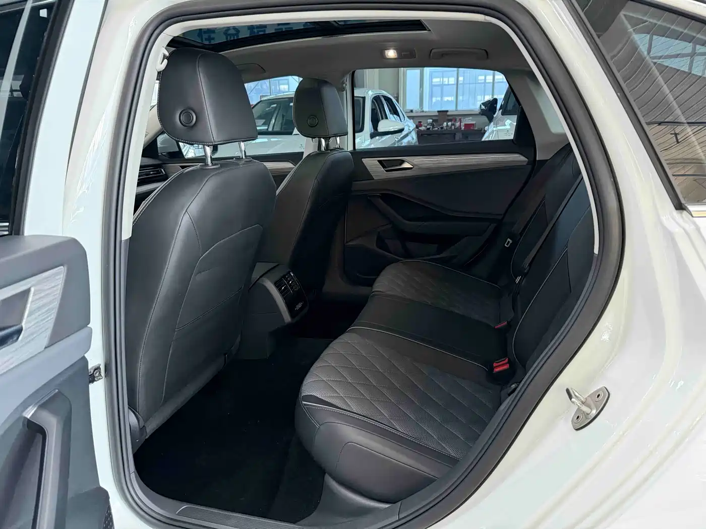 Volkswagen Sagitar 2023 280TSI DSG Surpass Plus Edition