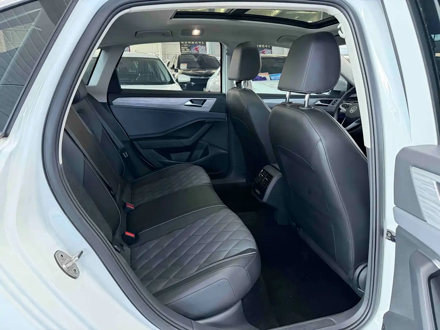 Volkswagen Sagitar 2023 280TSI DSG Surpass Plus Edition