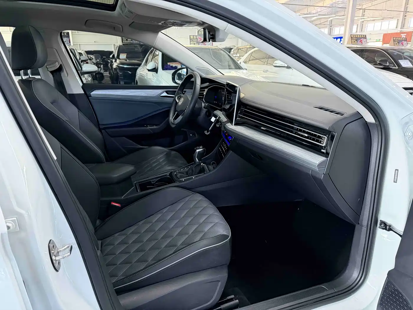 Volkswagen Sagitar 2023 280TSI DSG Surpass Plus Edition
