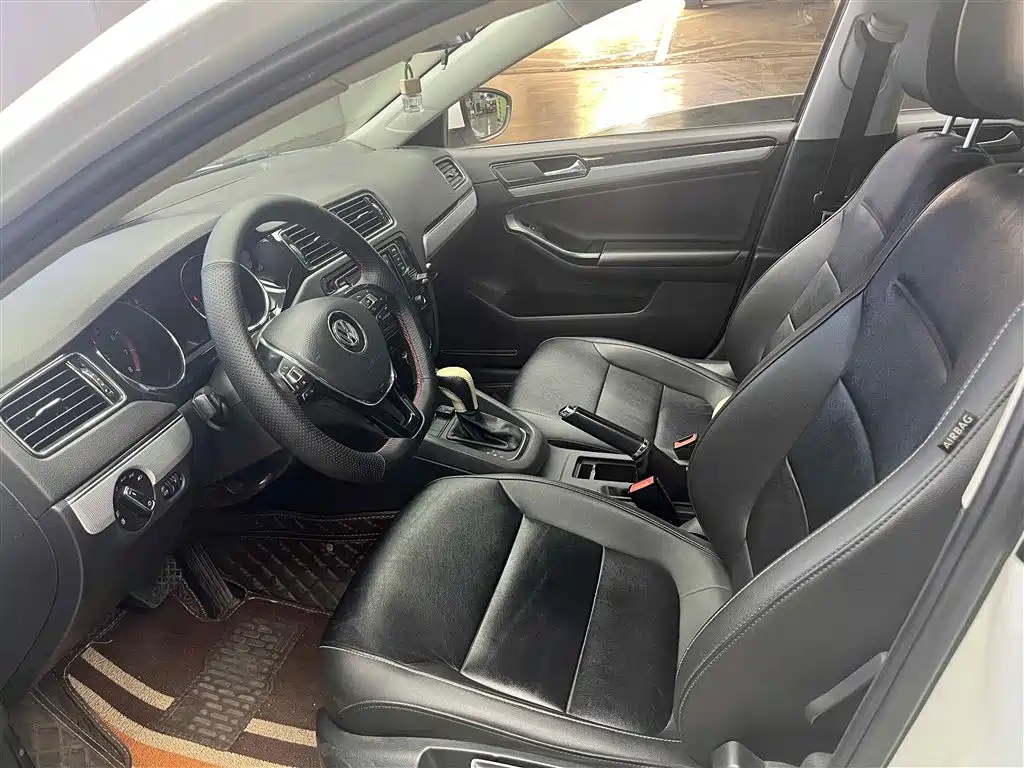 Volkswagen Sagitar 2018 1.6L Automatic Comfort