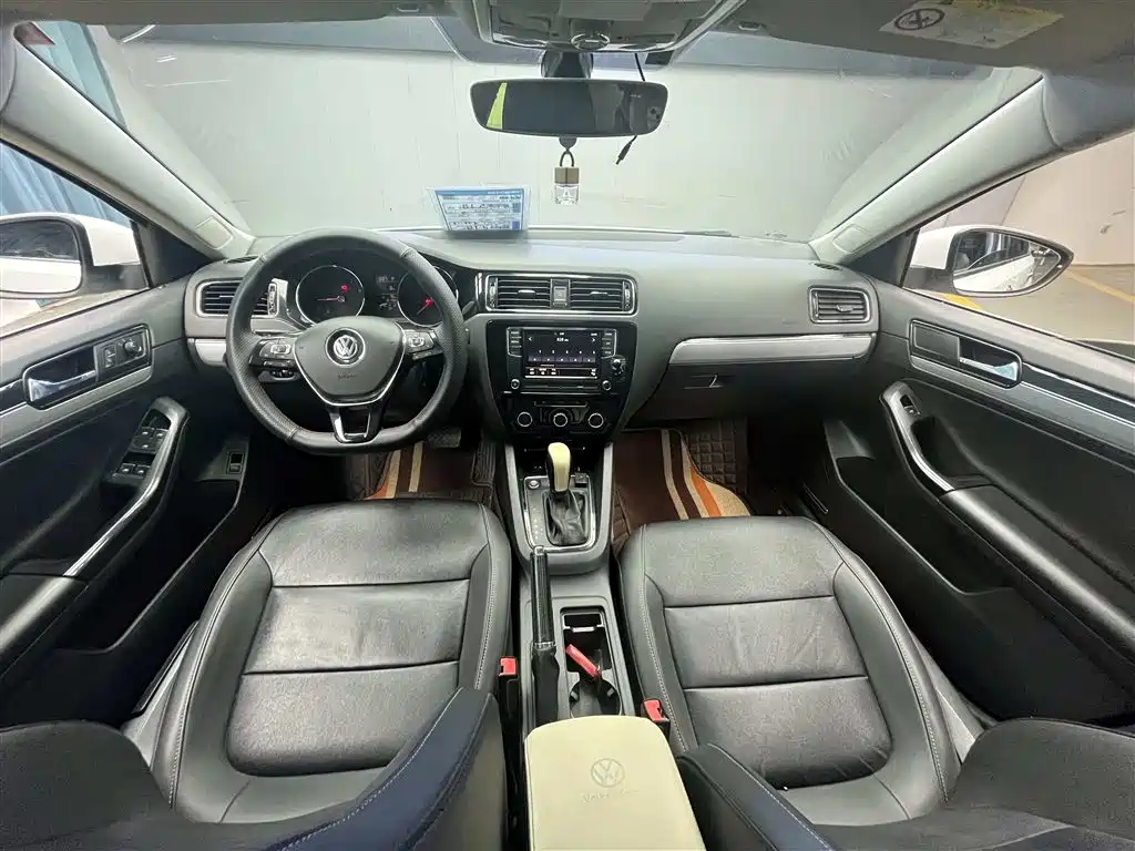 Volkswagen Sagitar 2018 1.6L Automatic Comfort