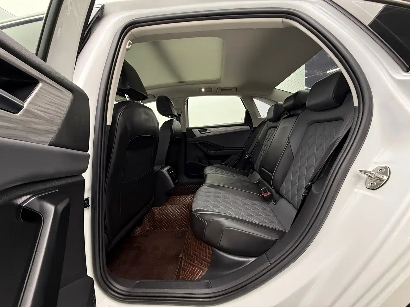 Volkswagen Sagitar 2023 280TSI DSG Surpass Plus Edition