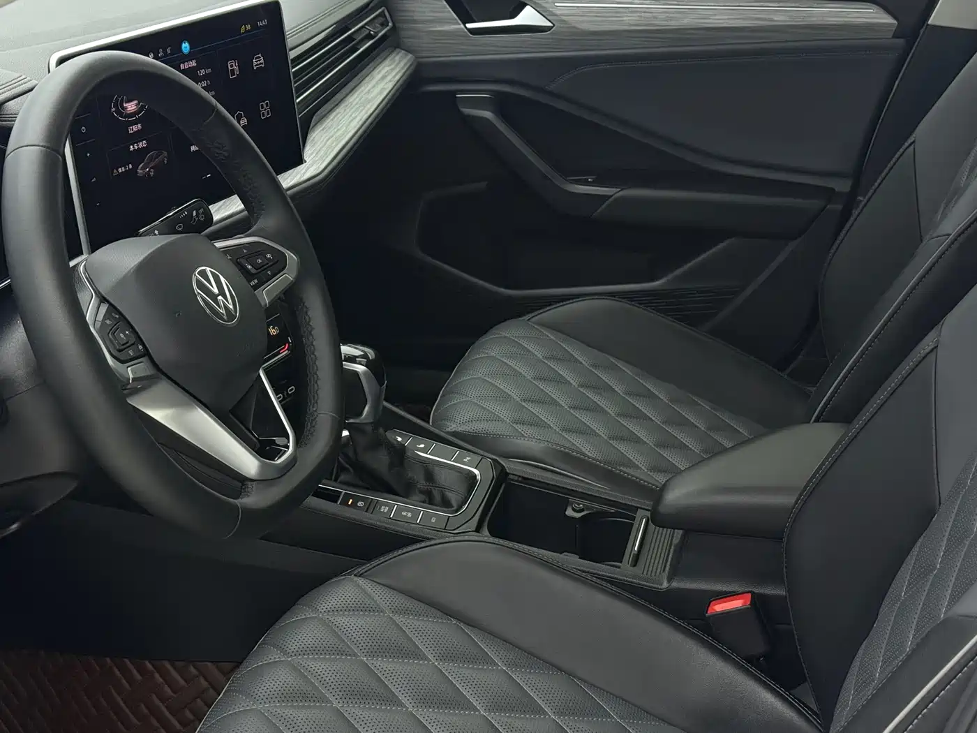 Volkswagen Sagitar 2023 280TSI DSG Surpass Plus Edition