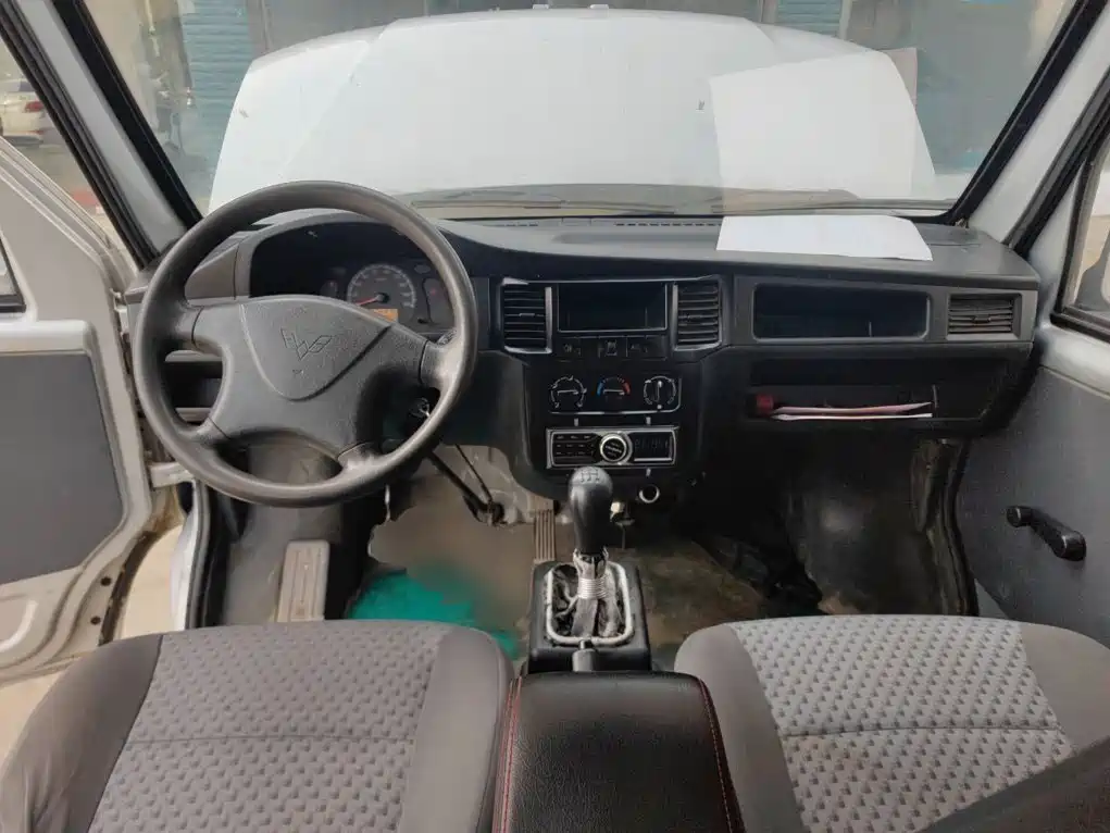Wuling Motors Wuling Zhiguang 2015 1.2L Utility LSI