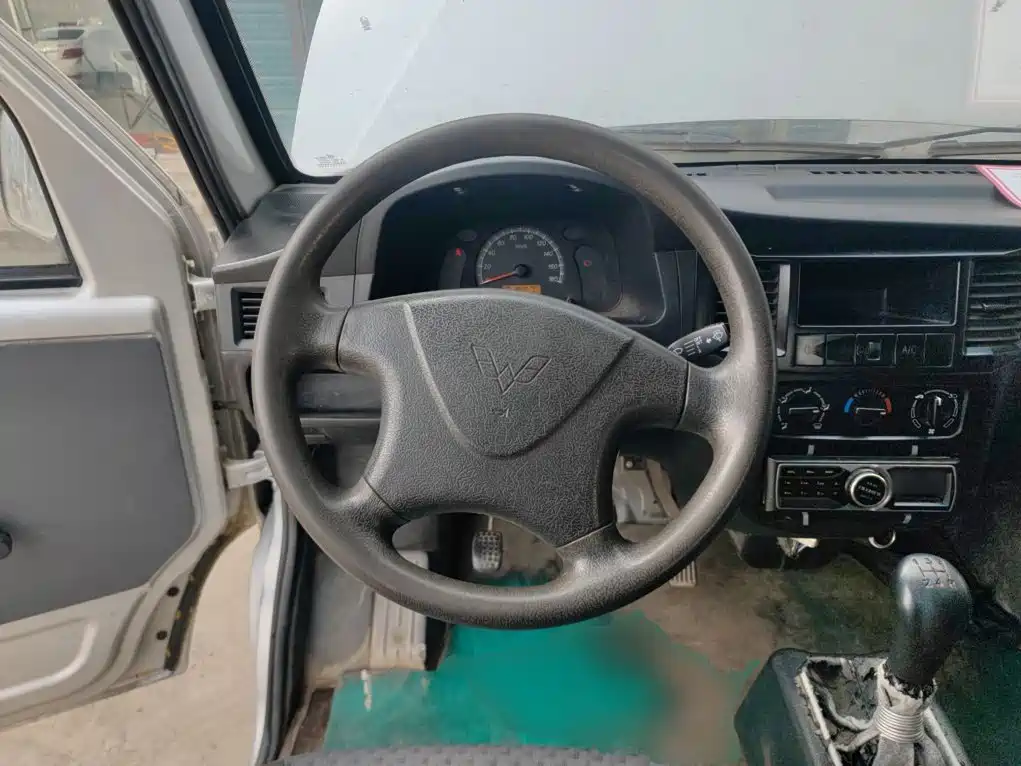 Wuling Motors Wuling Zhiguang 2015 1.2L Utility LSI