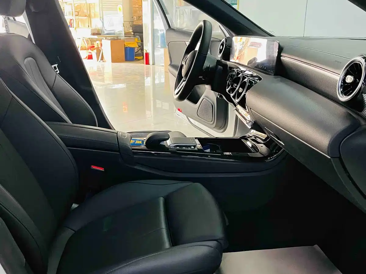 Mercedes-Benz Mercedes-Benz A-Class 2020 A 180 L Sport Sedan