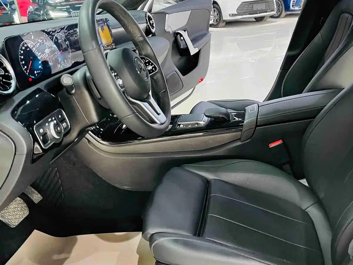 Mercedes-Benz Mercedes-Benz A-Class 2020 A 180 L Sport Sedan