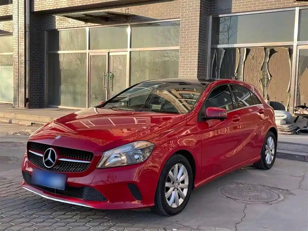 Mercedes-Benz Mercedes-Benz A-Class (Import) 2017 A 180