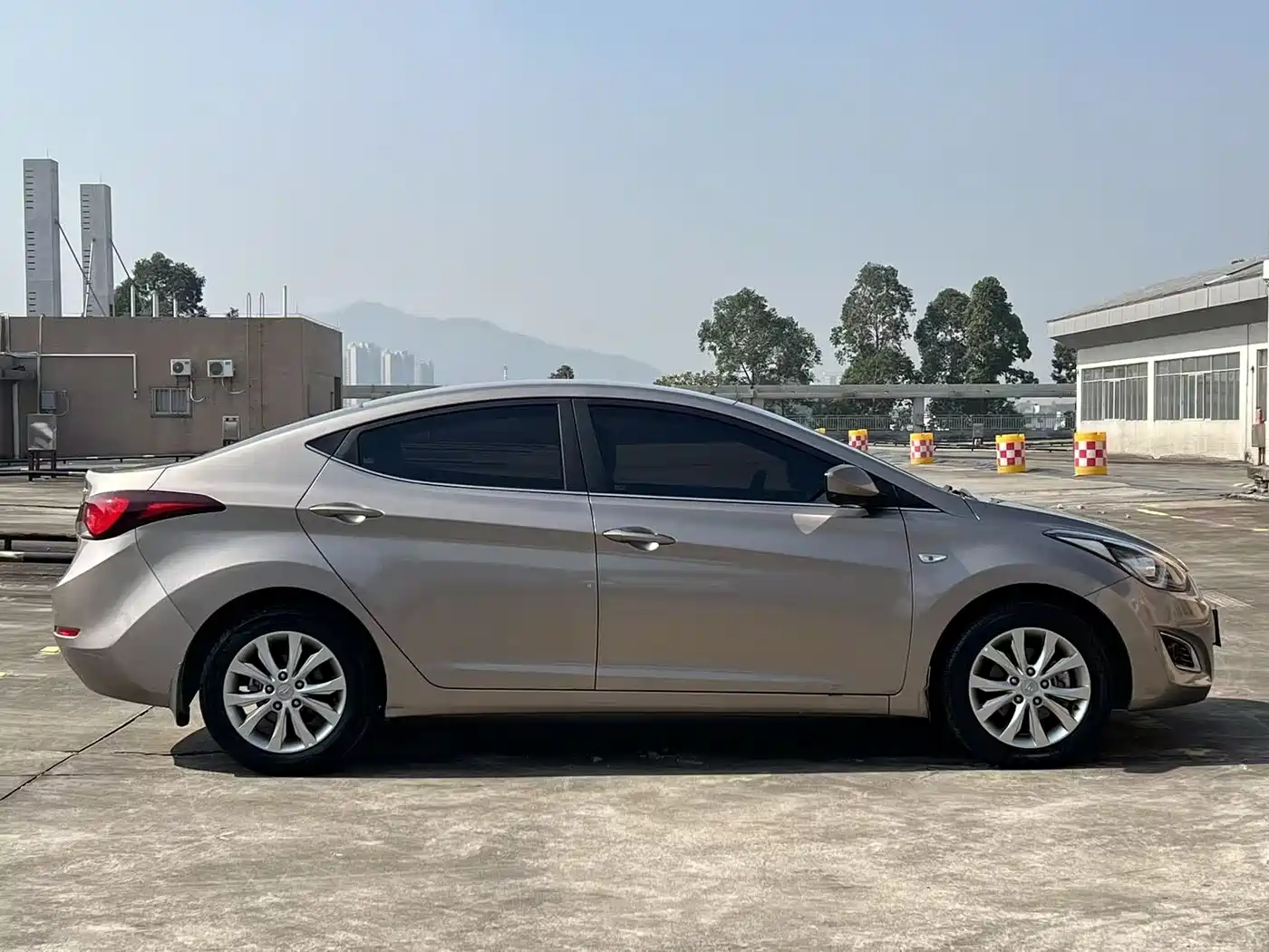 Hyundai Langdong 2016 1.6L Automatic Smart Edition