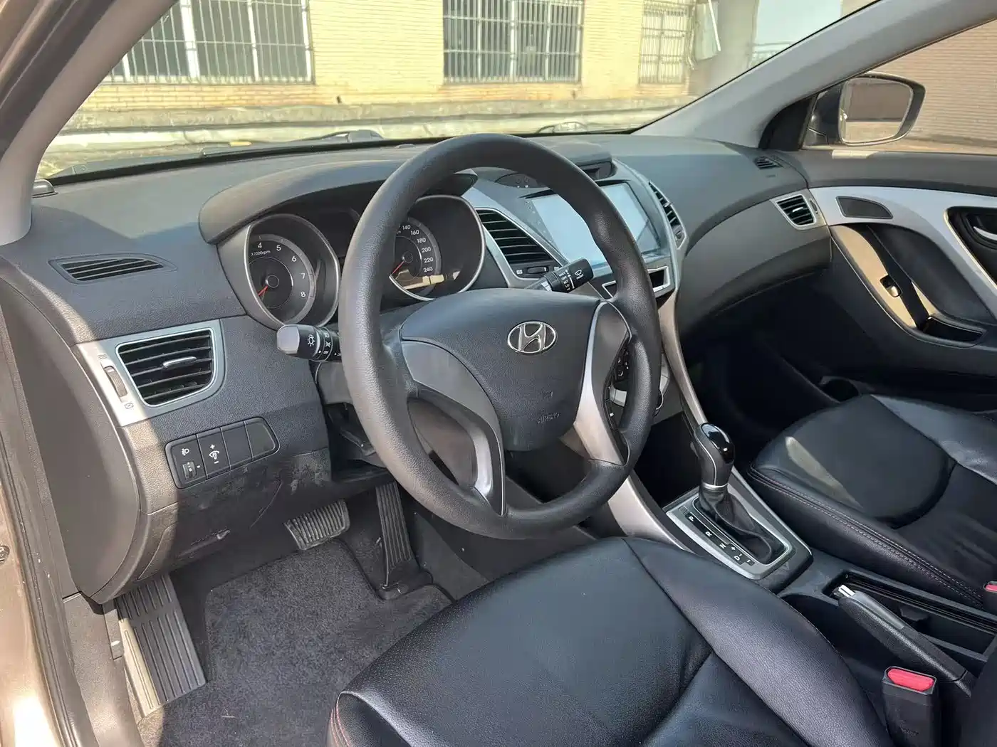 Hyundai Langdong 2016 1.6L Automatic Smart Edition