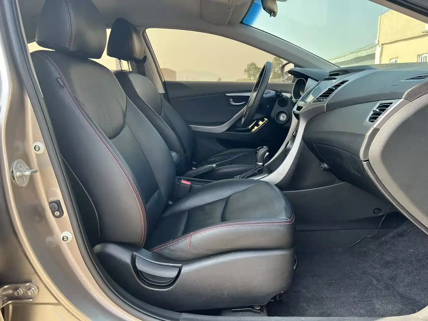 Hyundai Langdong 2016 1.6L Automatic Smart Edition