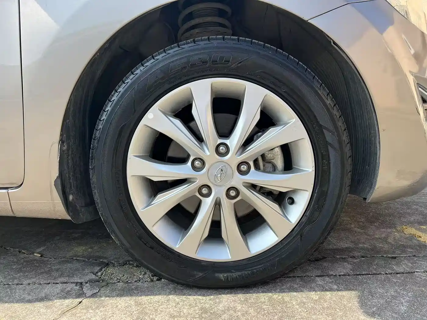 Hyundai Langdong 2016 1.6L Automatic Smart Edition