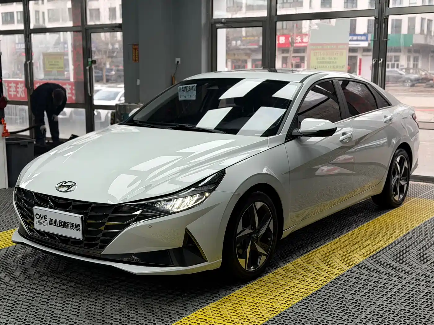 Hyundai Elantra 2022 1.5L CVT LUX Premium Edition