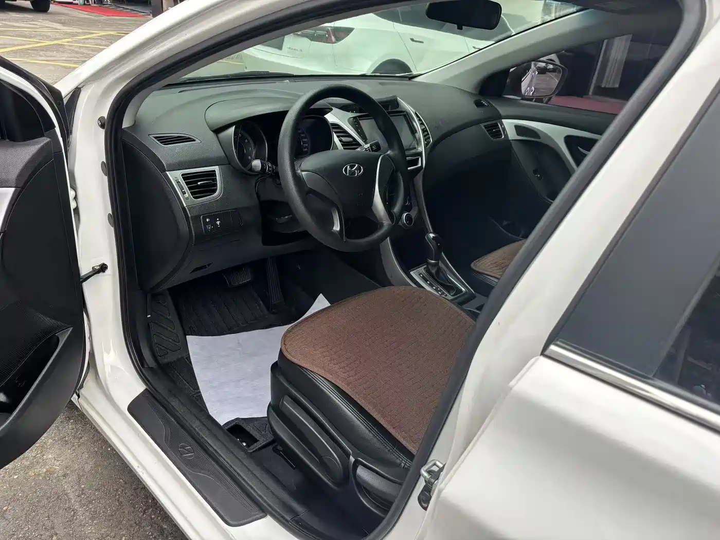 Hyundai Langdong 2016 1.6L Automatic Smart Edition