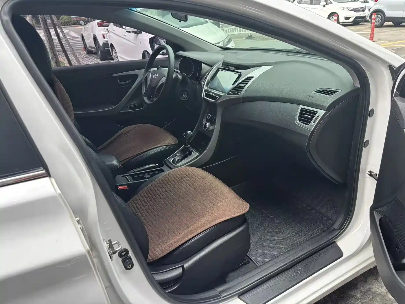 Hyundai Langdong 2016 1.6L Automatic Smart Edition