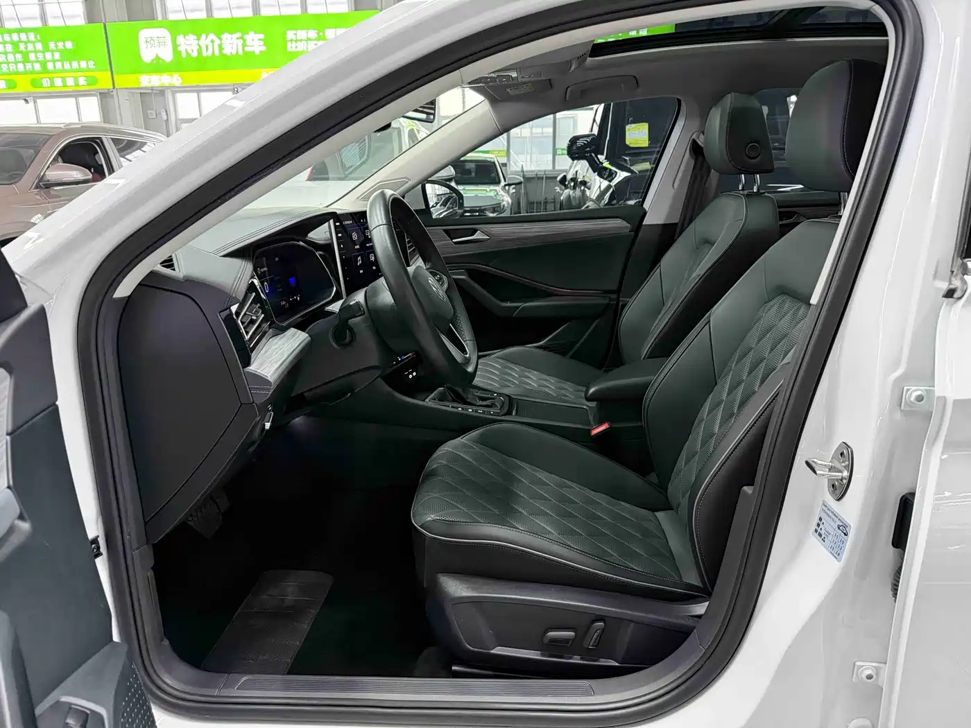 Volkswagen Sagitar 2023 280TSI DSG Surpass Plus Edition