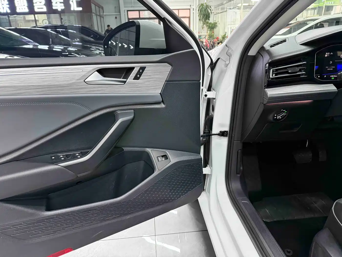 Volkswagen Sagitar 2023 280TSI DSG Surpass Plus Edition