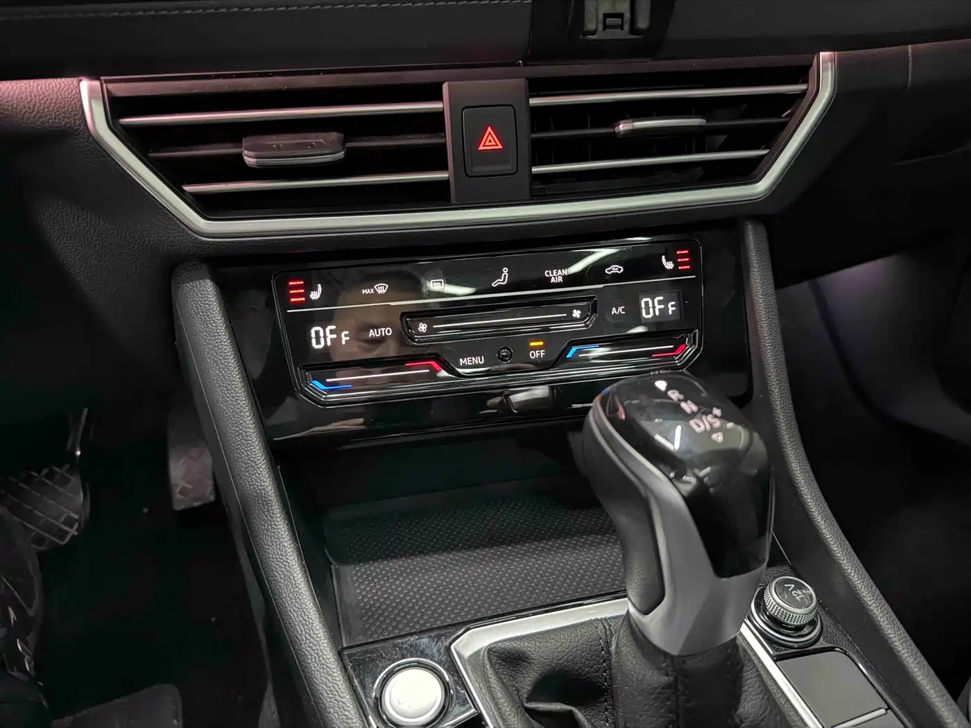 Volkswagen Sagitar 2023 280TSI DSG Surpass Plus Edition