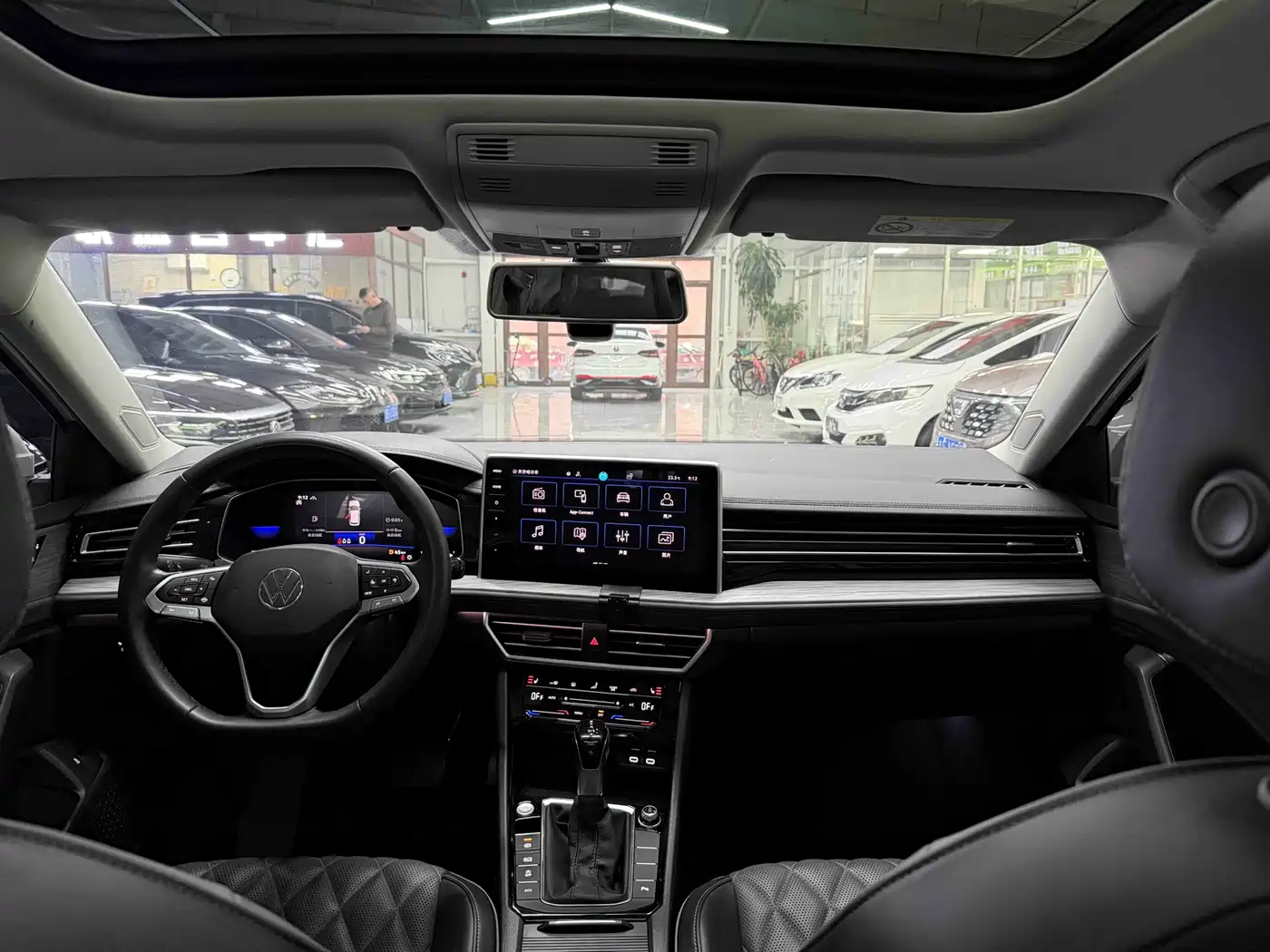Volkswagen Sagitar 2023 280TSI DSG Surpass Plus Edition