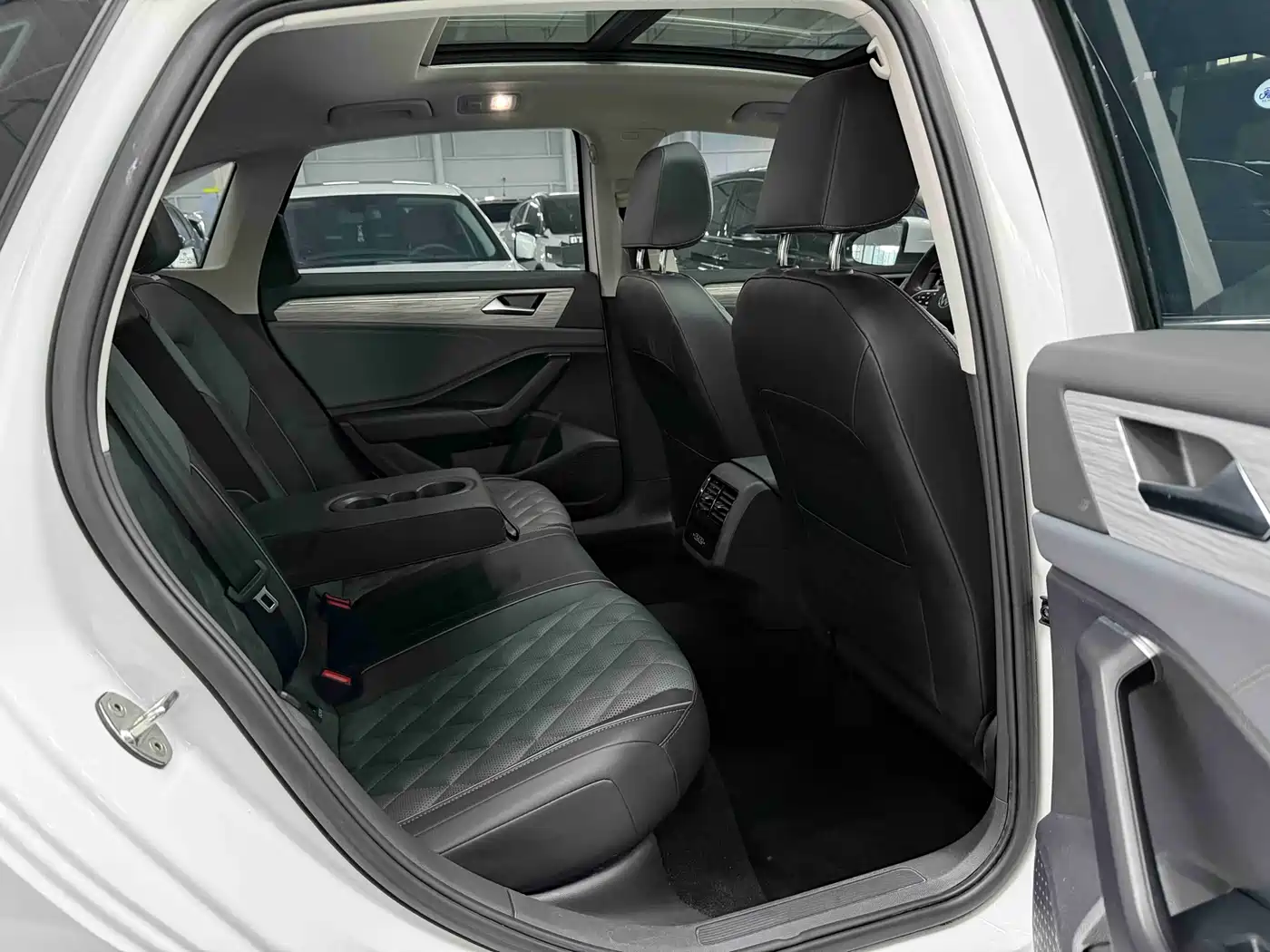 Volkswagen Sagitar 2023 280TSI DSG Surpass Plus Edition