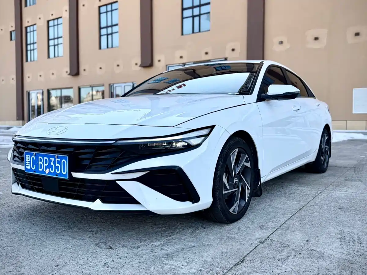 Hyundai Elantra 2023 Model 1.5L CVT LUX Premium Edition