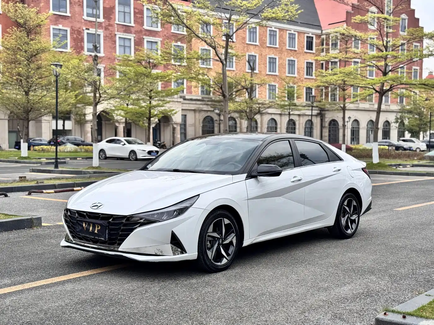 Hyundai Elantra 2022 1.5L CVT LUX Premium Edition