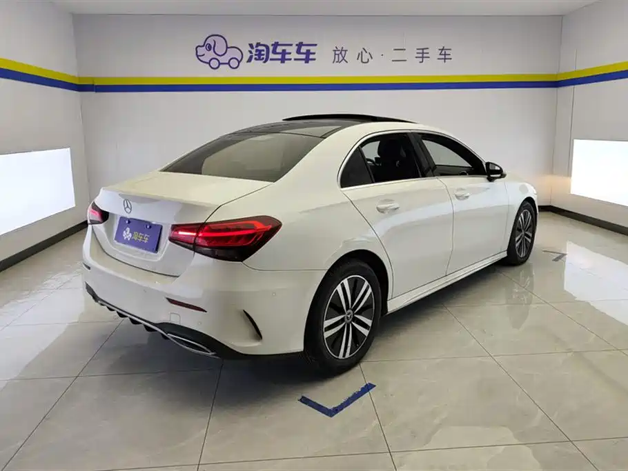 Mercedes-Benz Mercedes-Benz A-Class 2019 A 180 L Sport Sedan