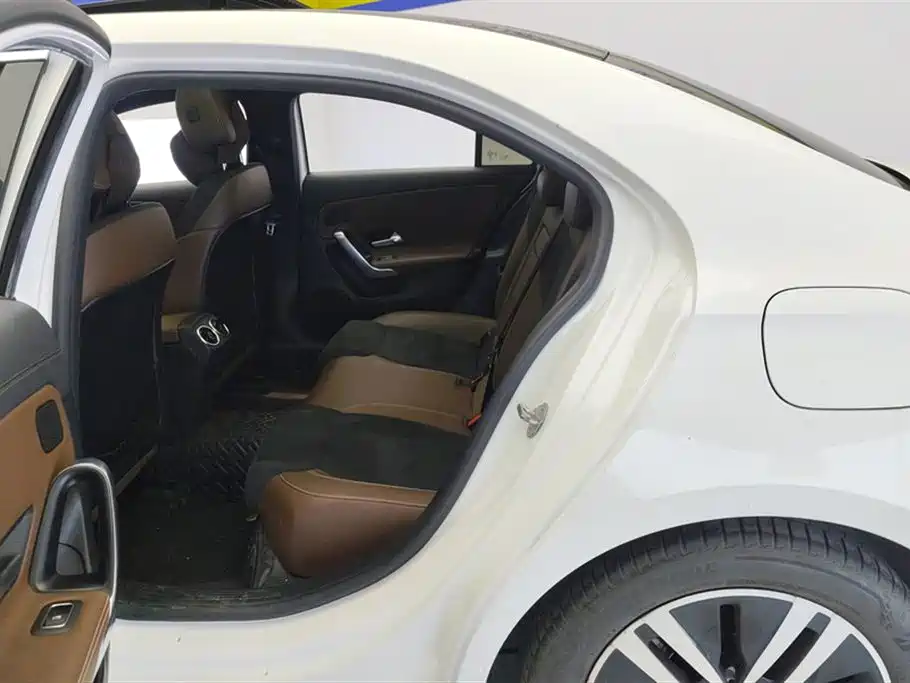 Mercedes-Benz Mercedes-Benz A-Class 2019 A 180 L Sport Sedan