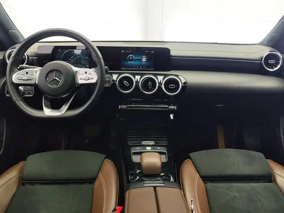 Mercedes-Benz Mercedes-Benz A-Class 2019 A 180 L Sport Sedan