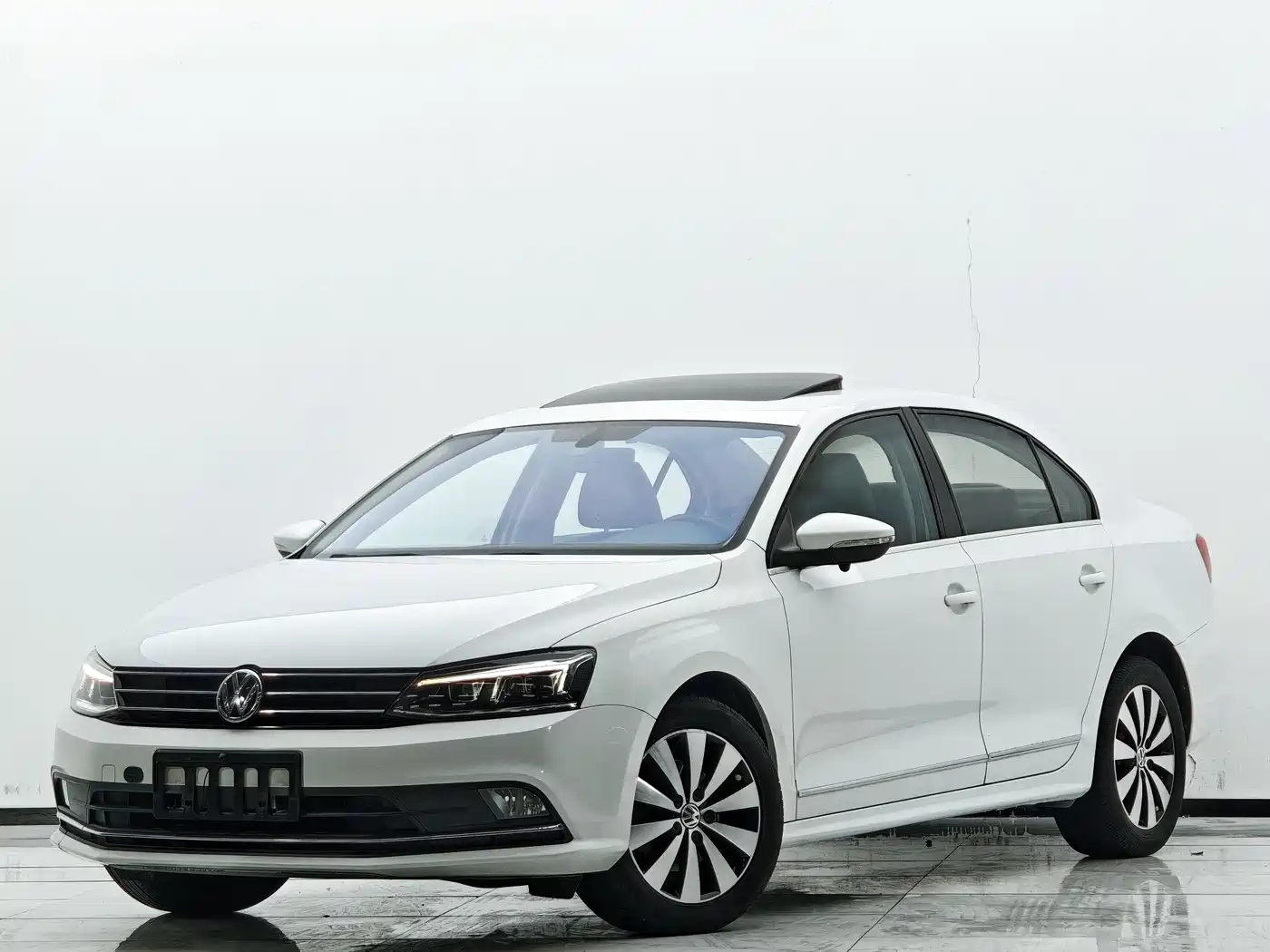 Volkswagen Sagitar 2018 180TSI DSG Premium Edition