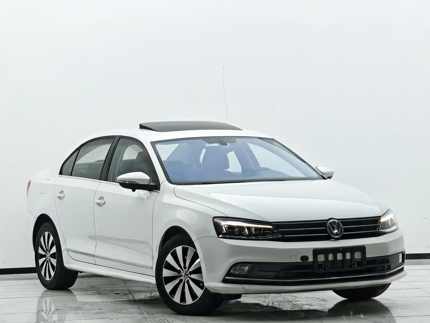 Volkswagen Sagitar 2018 180TSI DSG Premium Edition