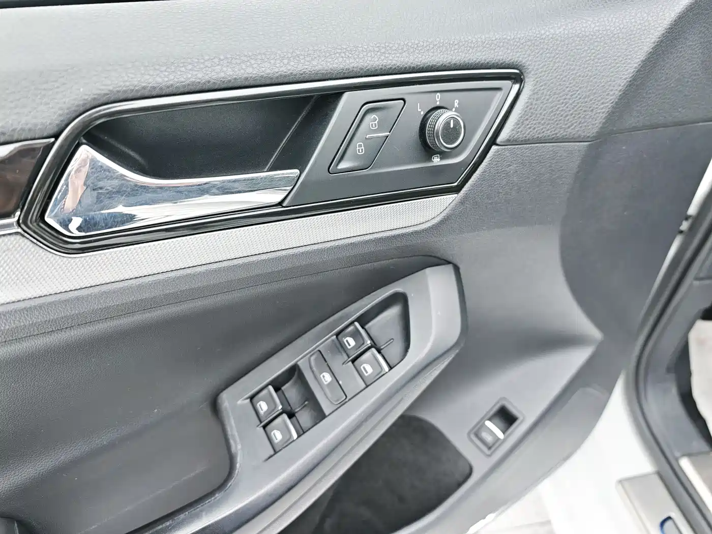 Volkswagen Sagitar 2018 180TSI DSG Premium Edition