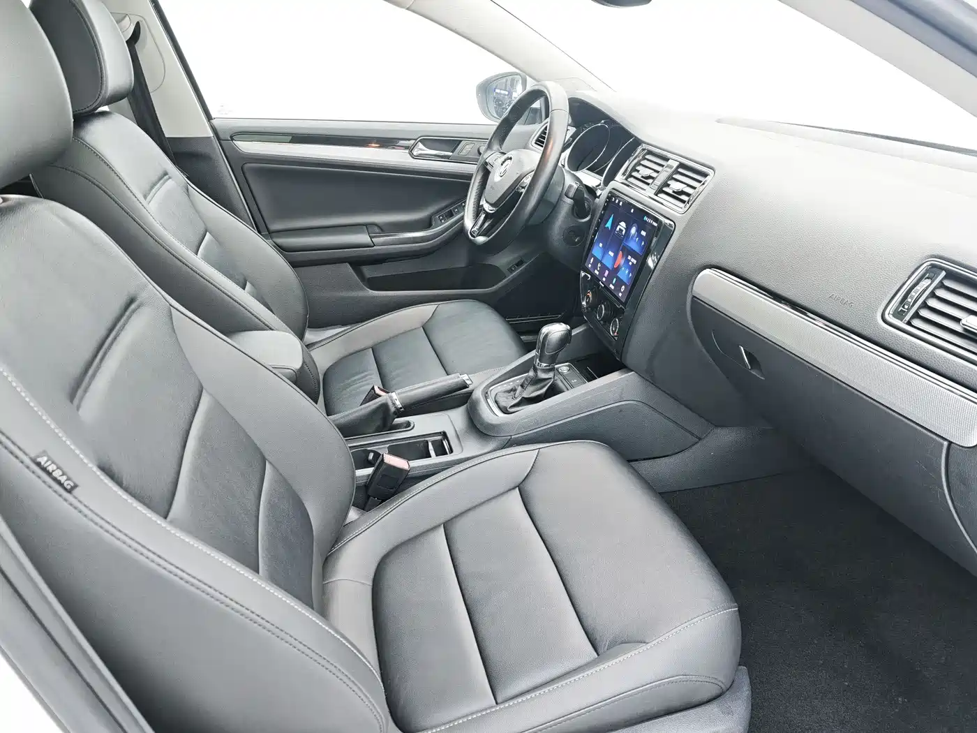 Volkswagen Sagitar 2018 180TSI DSG Premium Edition