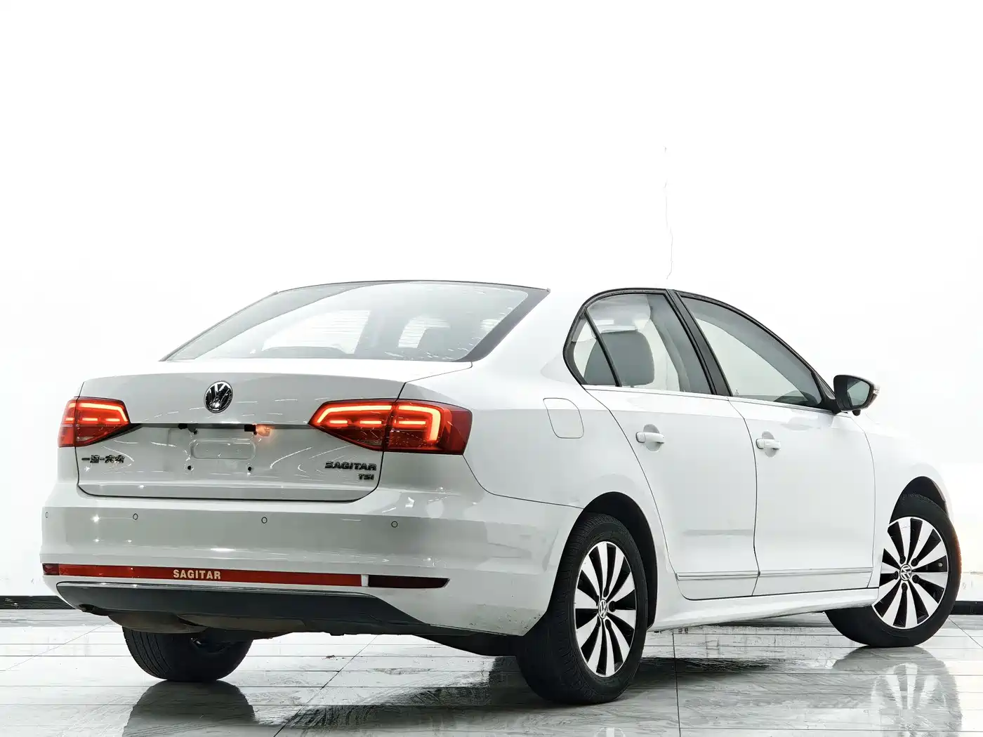 Volkswagen Sagitar 2018 180TSI DSG Premium Edition