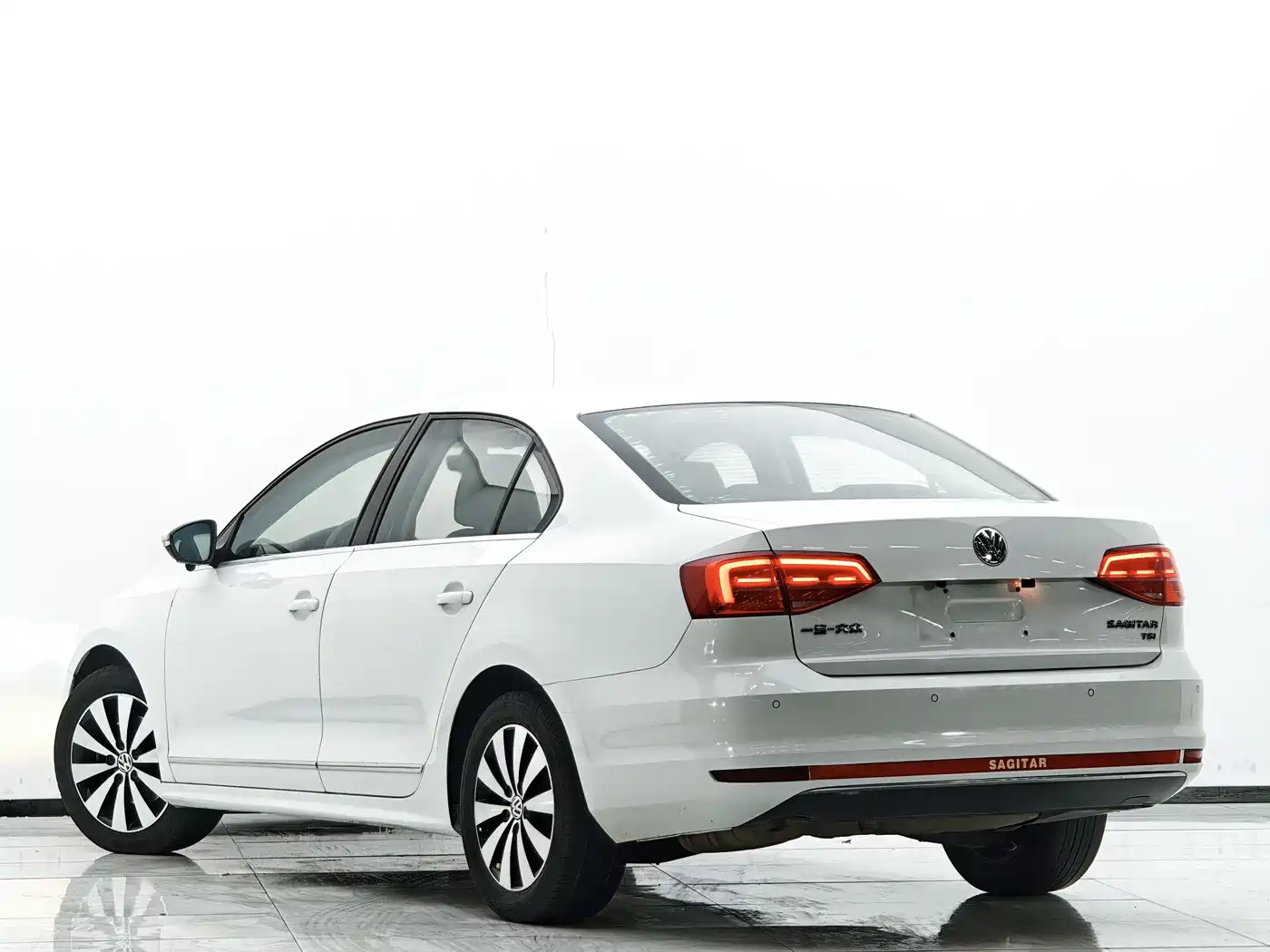 Volkswagen Sagitar 2018 180TSI DSG Premium Edition