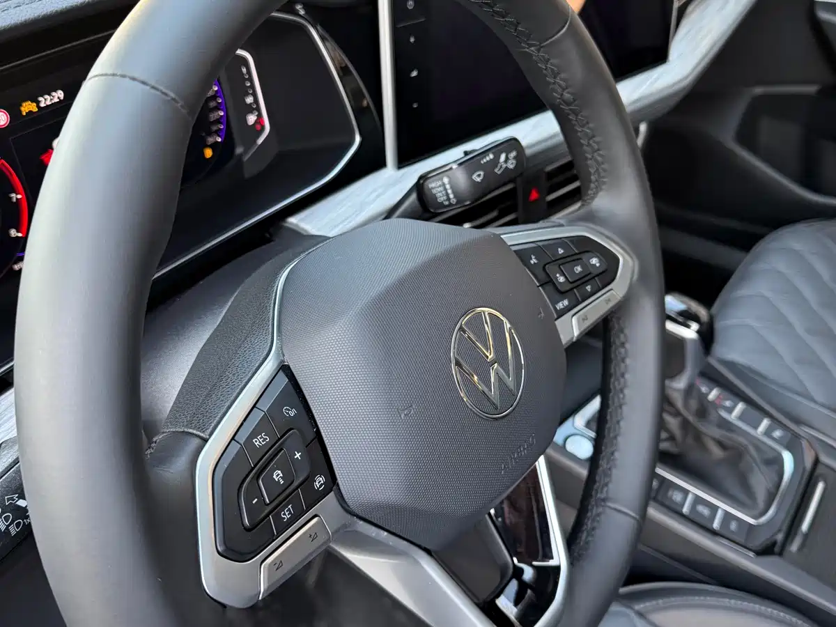 Volkswagen Sagitar 2023 280TSI DSG Surpass Plus Edition