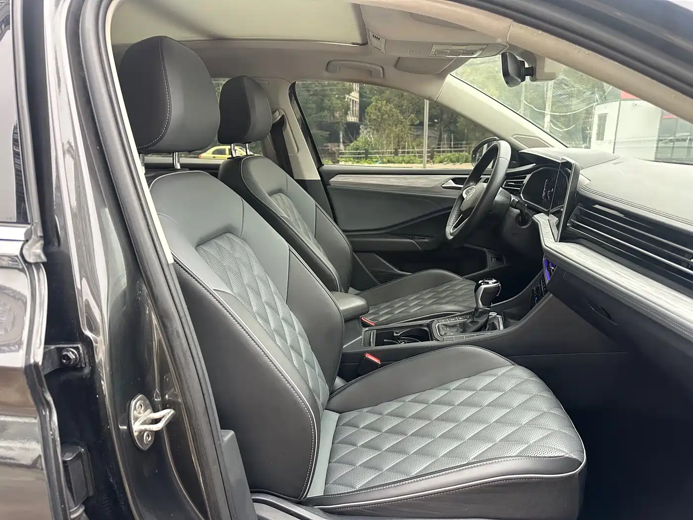 Volkswagen Sagitar 2022 280TSI DSG Surpassing Edition