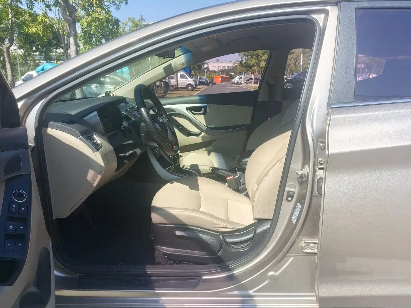 Hyundai Langdong 2016 1.6L Automatic Smart Edition