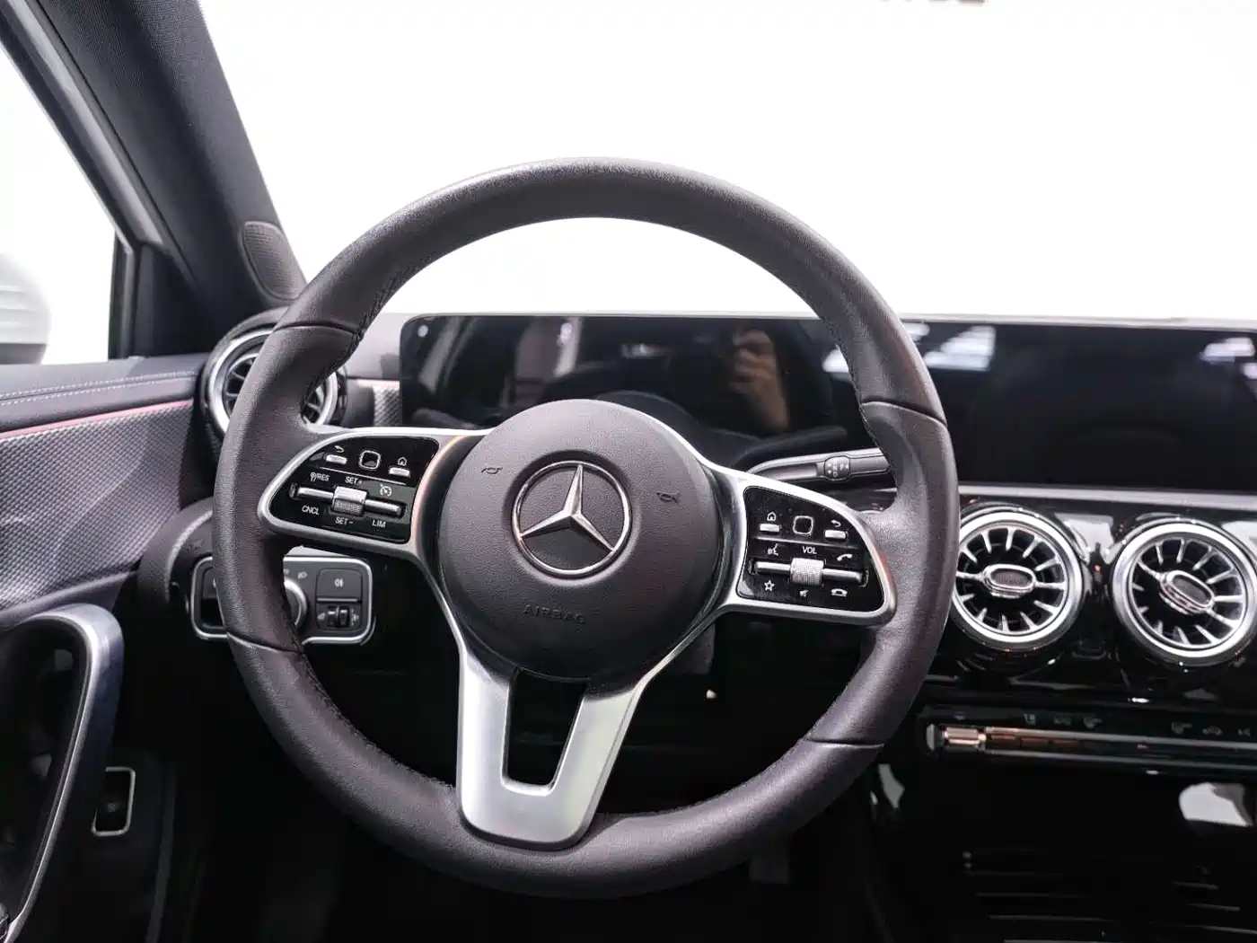 Mercedes-Benz Mercedes-Benz A-Class 2022 A 180 L Sport Sedan