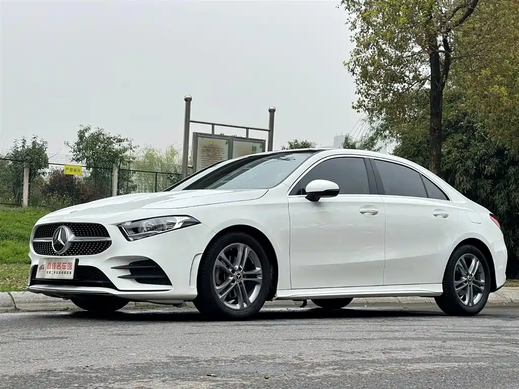 Mercedes-Benz Mercedes-Benz A-Class 2022 Facelift A 180 L Sport Sedan