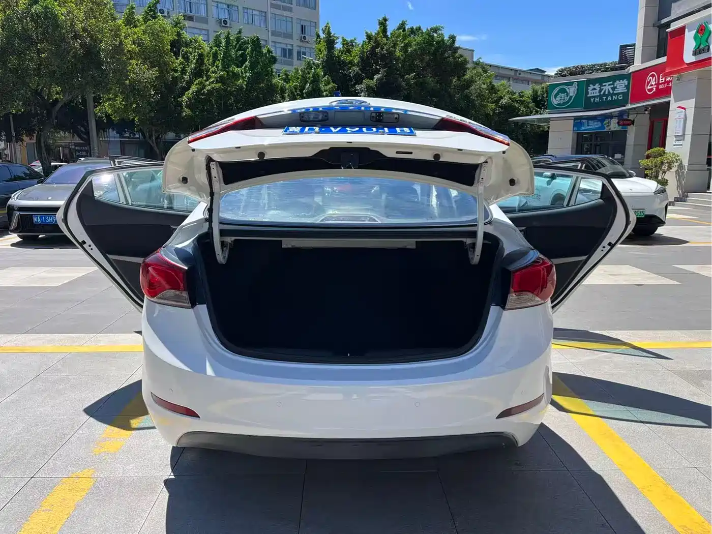 Hyundai Langdong 2016 1.6L Automatic Smart Edition