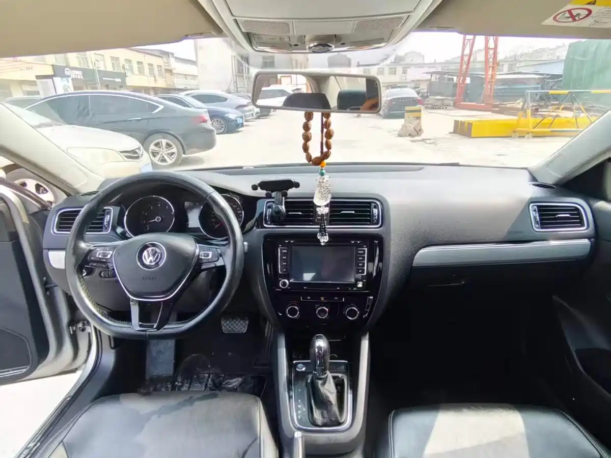 Volkswagen Sagitar 2017 1.6L Automatic Comfort