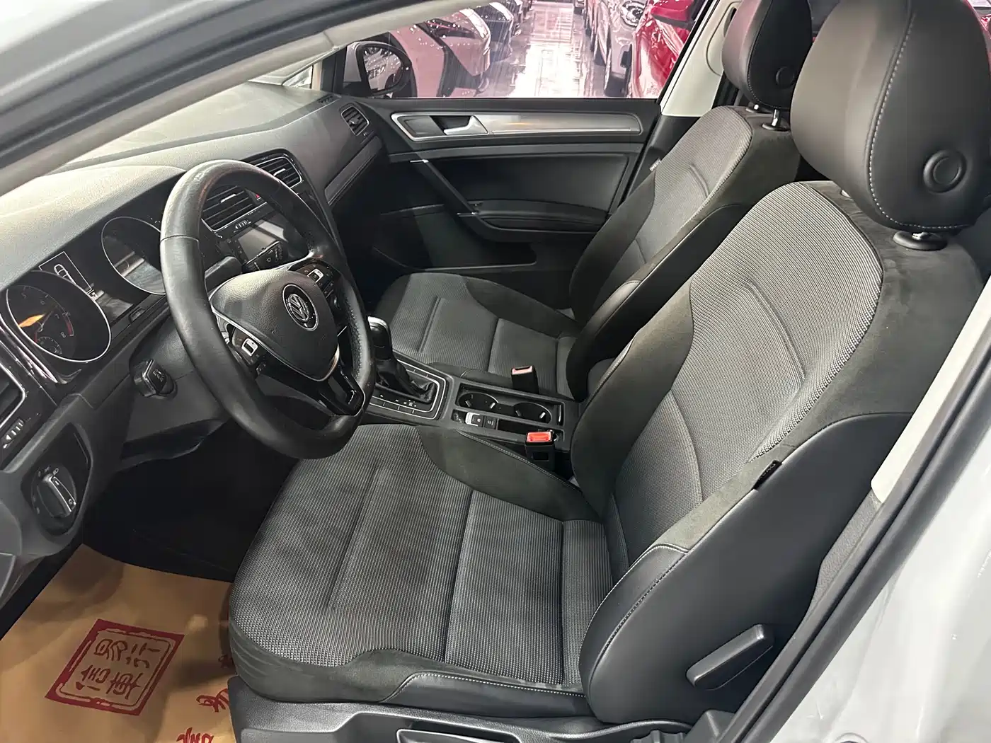 Volkswagen Golf 2018 1.6L Automatic Comfort