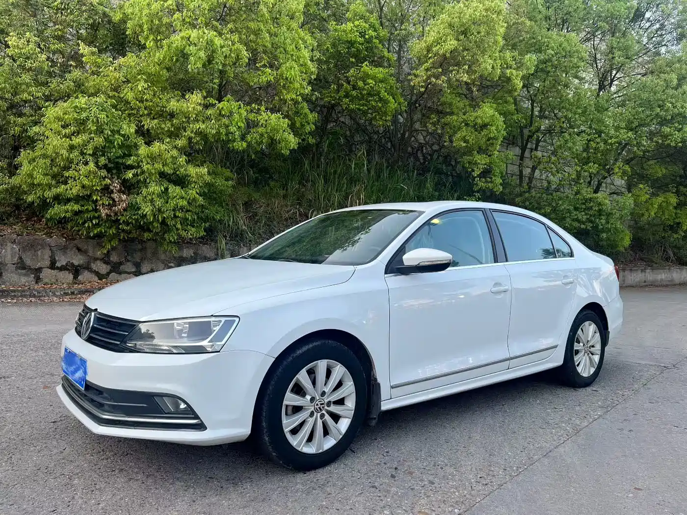Volkswagen Sagitar 2015 1.6L Automatic Comfort