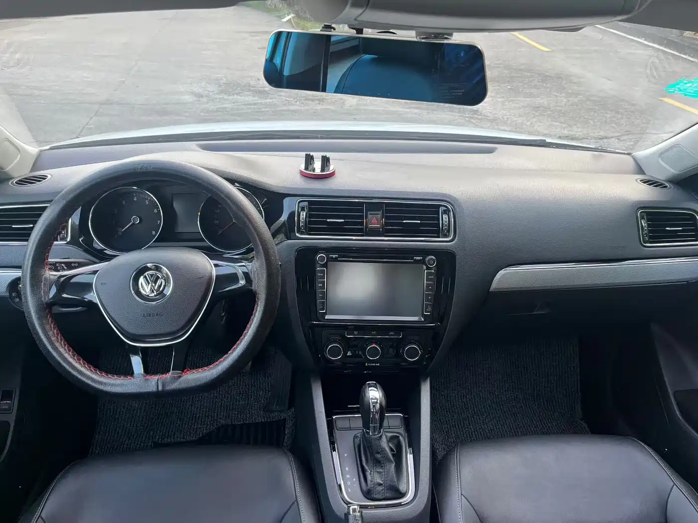 Volkswagen Sagitar 2015 1.6L Automatic Comfort
